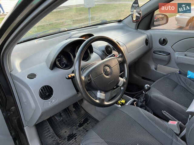 Чорний Шевроле Авео, об'ємом двигуна 1.5 л та пробігом 237 тис. км за 3100 $, фото 7 на Automoto.ua