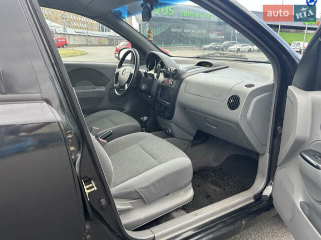 Черный Шевроле Авео, объемом двигателя 1.5 л и пробегом 280 тыс. км за 2500 $, фото 4 на Automoto.ua