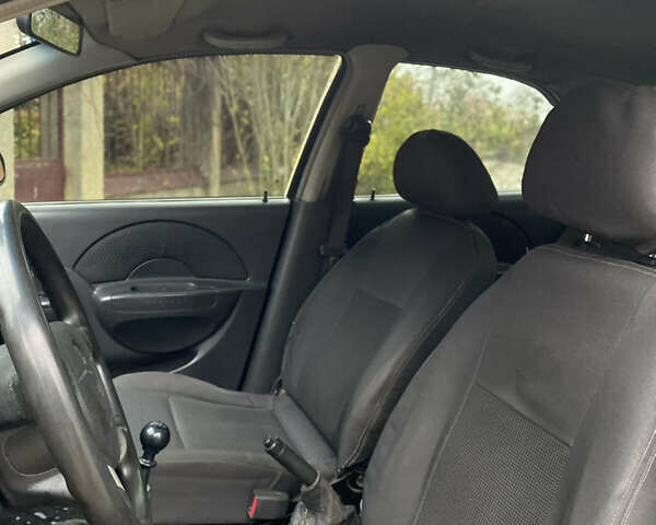 Черный Шевроле Авео, объемом двигателя 1.5 л и пробегом 504 тыс. км за 1800 $, фото 4 на Automoto.ua