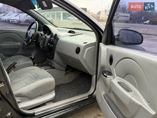 Чорний Шевроле Авео, об'ємом двигуна 1.5 л та пробігом 154 тис. км за 2000 $, фото 17 на Automoto.ua