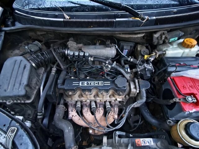 Черный Шевроле Авео, объемом двигателя 1 л и пробегом 334 тыс. км за 1700 $, фото 6 на Automoto.ua