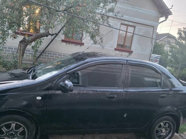 Черный Шевроле Авео, объемом двигателя 1.5 л и пробегом 200 тыс. км за 2500 $, фото 2 на Automoto.ua
