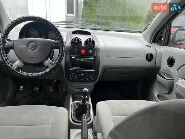 Чорний Шевроле Авео, об'ємом двигуна 1.5 л та пробігом 350 тис. км за 2600 $, фото 9 на Automoto.ua