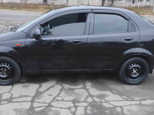 Черный Шевроле Авео, объемом двигателя 1.5 л и пробегом 170 тыс. км за 3108 $, фото 5 на Automoto.ua