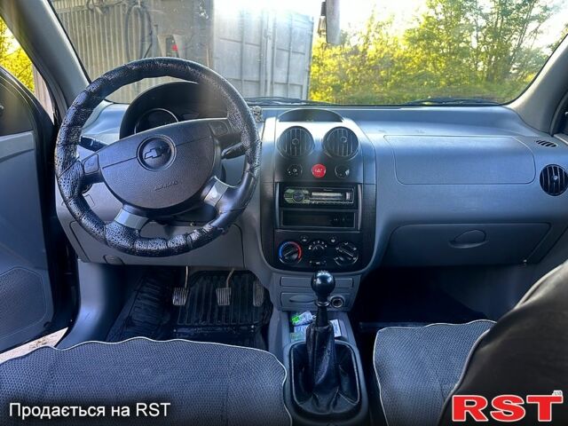 Черный Шевроле Авео, объемом двигателя 1.5 л и пробегом 180 тыс. км за 2150 $, фото 6 на Automoto.ua