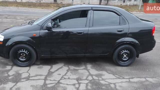 Черный Шевроле Авео, объемом двигателя 1.5 л и пробегом 170 тыс. км за 3115 $, фото 4 на Automoto.ua
