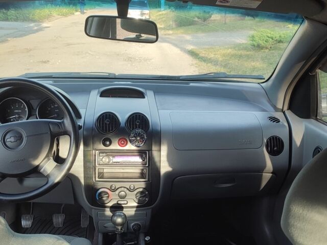 Черный Шевроле Авео, объемом двигателя 1.5 л и пробегом 260 тыс. км за 3300 $, фото 4 на Automoto.ua