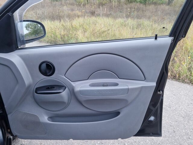 Чорний Шевроле Авео, об'ємом двигуна 1.5 л та пробігом 219 тис. км за 3350 $, фото 8 на Automoto.ua