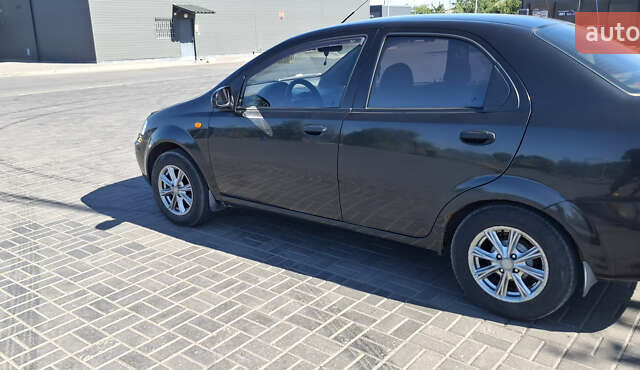 Чорний Шевроле Авео, об'ємом двигуна 1.5 л та пробігом 188 тис. км за 2900 $, фото 6 на Automoto.ua