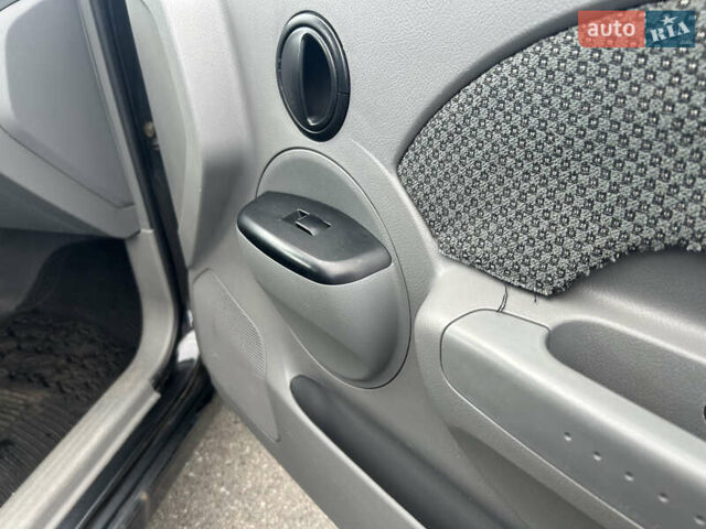 Черный Шевроле Авео, объемом двигателя 1.5 л и пробегом 280 тыс. км за 2500 $, фото 3 на Automoto.ua