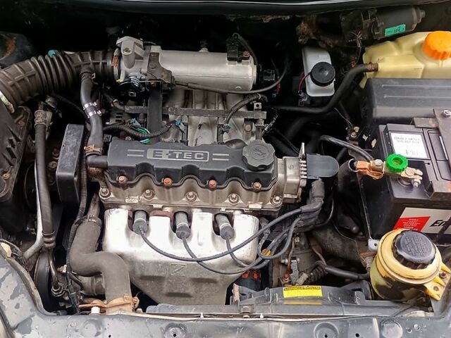 Черный Шевроле Авео, объемом двигателя 1.5 л и пробегом 193 тыс. км за 3000 $, фото 5 на Automoto.ua