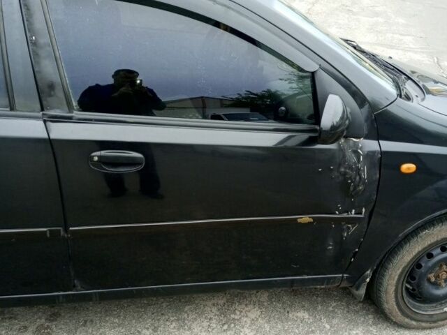 Черный Шевроле Авео, объемом двигателя 1.5 л и пробегом 300 тыс. км за 2200 $, фото 12 на Automoto.ua