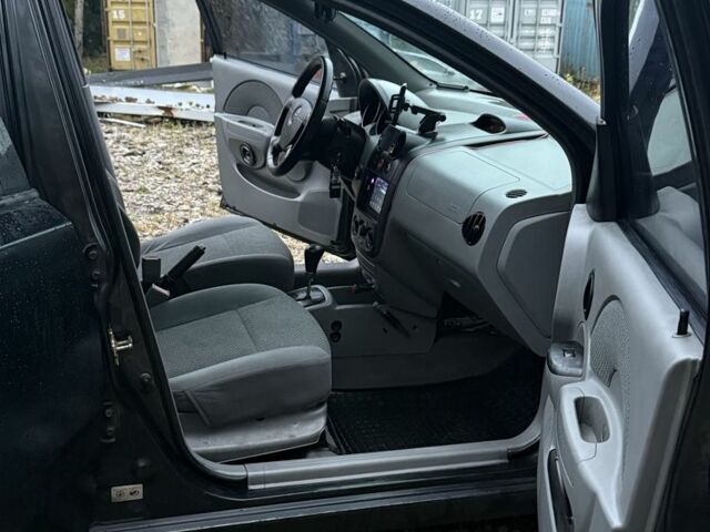 Чорний Шевроле Авео, об'ємом двигуна 1.5 л та пробігом 260 тис. км за 2950 $, фото 13 на Automoto.ua