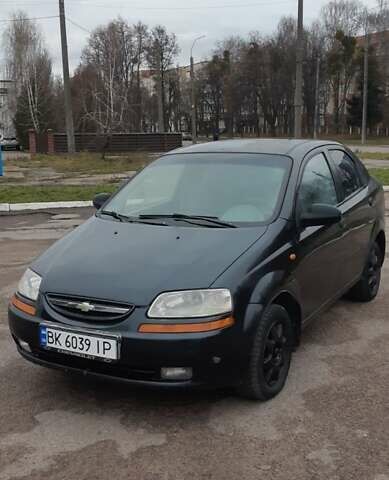 Черный Шевроле Авео, объемом двигателя 1.5 л и пробегом 290 тыс. км за 1900 $, фото 9 на Automoto.ua