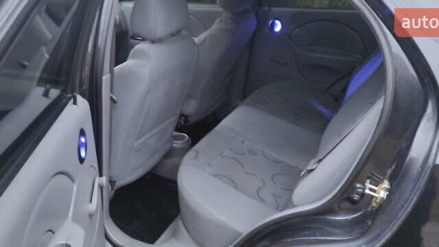 Черный Шевроле Авео, объемом двигателя 1.5 л и пробегом 170 тыс. км за 3115 $, фото 6 на Automoto.ua