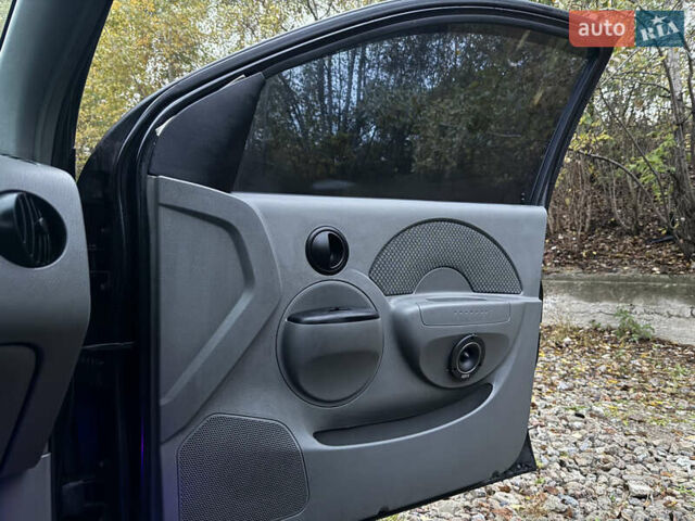 Черный Шевроле Авео, объемом двигателя 1.5 л и пробегом 260 тыс. км за 2950 $, фото 11 на Automoto.ua