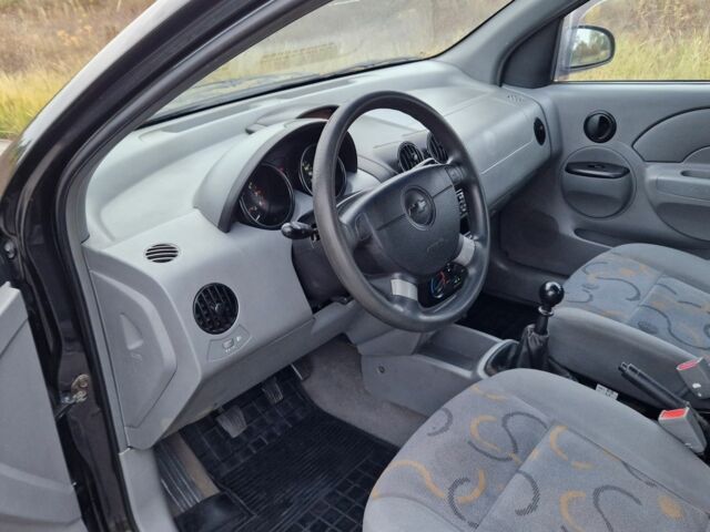 Чорний Шевроле Авео, об'ємом двигуна 1.5 л та пробігом 219 тис. км за 3350 $, фото 4 на Automoto.ua