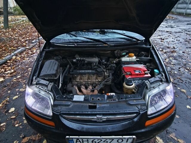 Черный Шевроле Авео, объемом двигателя 1 л и пробегом 334 тыс. км за 1700 $, фото 5 на Automoto.ua