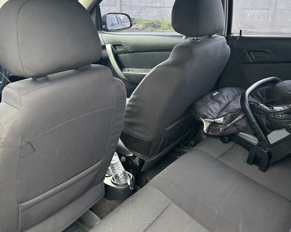 Чорний Шевроле Авео, об'ємом двигуна 1.5 л та пробігом 215 тис. км за 2900 $, фото 5 на Automoto.ua