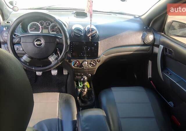 Черный Шевроле Авео, объемом двигателя 1.5 л и пробегом 221 тыс. км за 3300 $, фото 6 на Automoto.ua