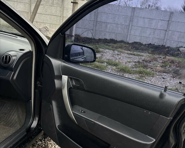 Чорний Шевроле Авео, об'ємом двигуна 1.5 л та пробігом 215 тис. км за 2900 $, фото 4 на Automoto.ua