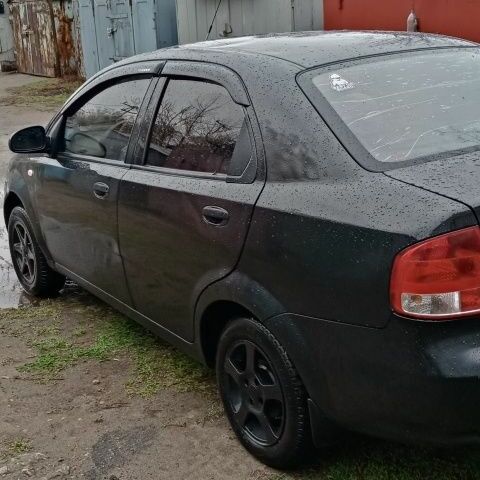 Черный Шевроле Авео, объемом двигателя 1.5 л и пробегом 220 тыс. км за 2850 $, фото 1 на Automoto.ua