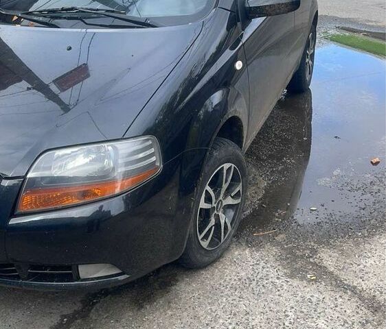 Чорний Шевроле Авео, об'ємом двигуна 1.5 л та пробігом 272 тис. км за 2900 $, фото 1 на Automoto.ua