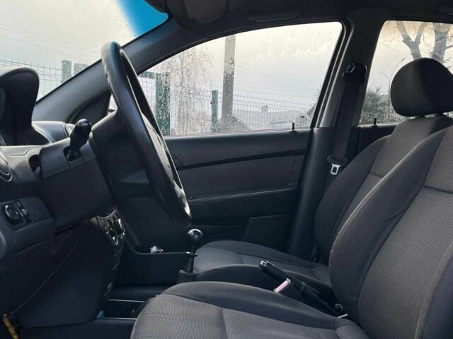 Черный Шевроле Авео, объемом двигателя 1.5 л и пробегом 216 тыс. км за 3100 $, фото 8 на Automoto.ua