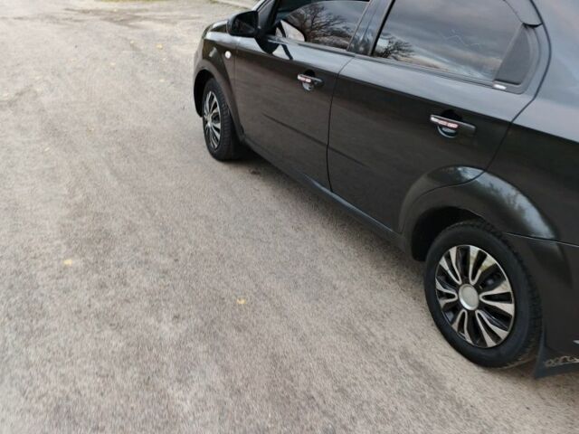 Чорний Шевроле Авео, об'ємом двигуна 1.5 л та пробігом 200 тис. км за 3200 $, фото 4 на Automoto.ua