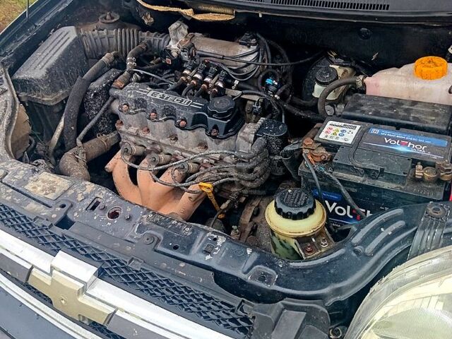 Черный Шевроле Авео, объемом двигателя 1.5 л и пробегом 290 тыс. км за 3300 $, фото 6 на Automoto.ua