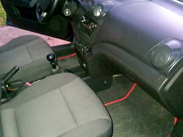 Черный Шевроле Авео, объемом двигателя 1.5 л и пробегом 250 тыс. км за 3000 $, фото 9 на Automoto.ua