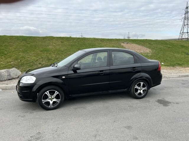 Черный Шевроле Авео, объемом двигателя 1.5 л и пробегом 250 тыс. км за 3200 $, фото 1 на Automoto.ua