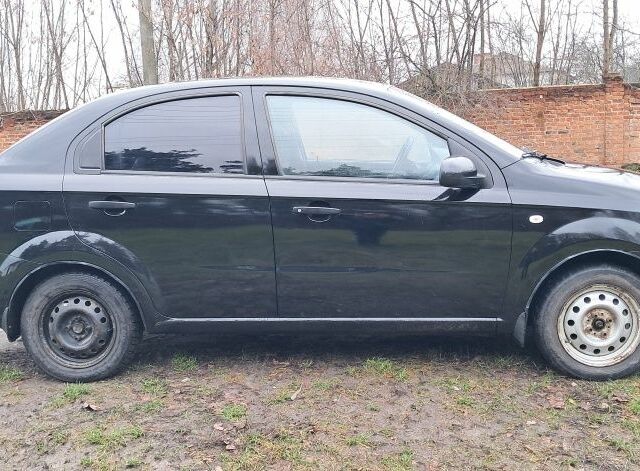 Черный Шевроле Авео, объемом двигателя 1.5 л и пробегом 216 тыс. км за 4000 $, фото 3 на Automoto.ua