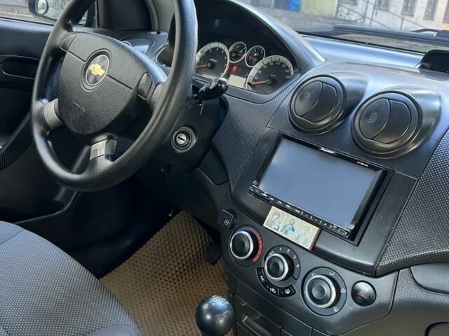 Черный Шевроле Авео, объемом двигателя 1.5 л и пробегом 200 тыс. км за 2950 $, фото 6 на Automoto.ua