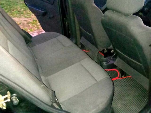 Черный Шевроле Авео, объемом двигателя 1.5 л и пробегом 250 тыс. км за 3000 $, фото 10 на Automoto.ua