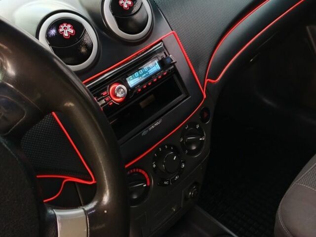 Чорний Шевроле Авео, об'ємом двигуна 1.5 л та пробігом 200 тис. км за 3200 $, фото 1 на Automoto.ua