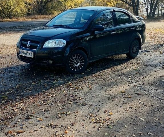 Черный Шевроле Авео, объемом двигателя 1.5 л и пробегом 215 тыс. км за 3400 $, фото 1 на Automoto.ua