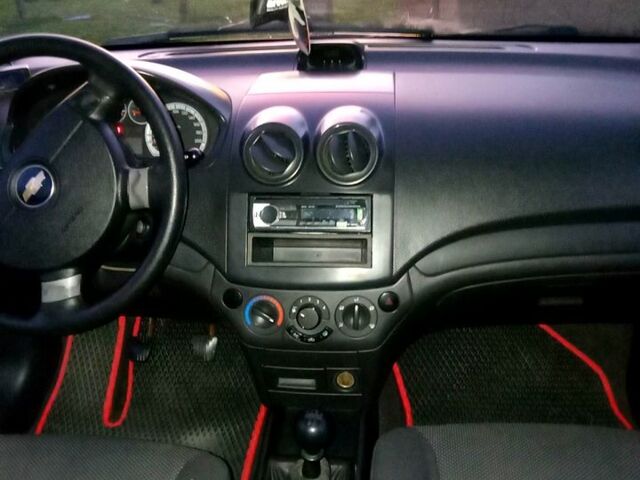 Черный Шевроле Авео, объемом двигателя 1.5 л и пробегом 250 тыс. км за 3000 $, фото 7 на Automoto.ua