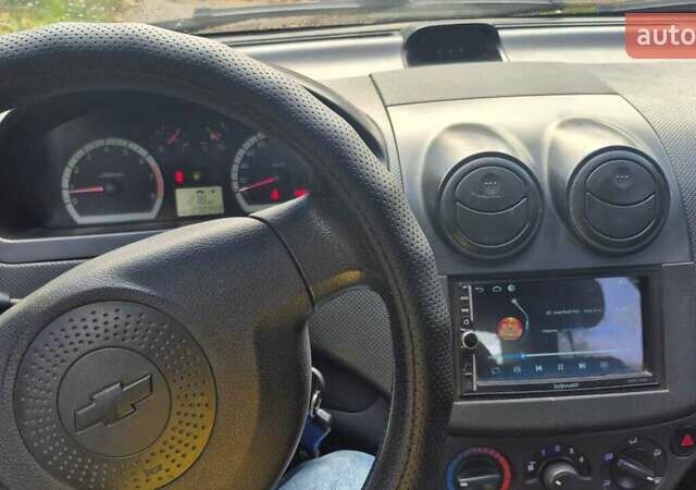 Черный Шевроле Авео, объемом двигателя 1.5 л и пробегом 230 тыс. км за 3500 $, фото 2 на Automoto.ua