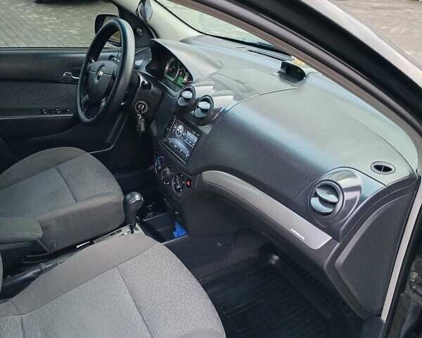 Черный Шевроле Авео, объемом двигателя 1.5 л и пробегом 280 тыс. км за 4350 $, фото 4 на Automoto.ua