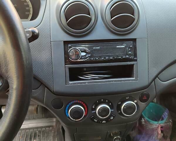 Черный Шевроле Авео, объемом двигателя 1.5 л и пробегом 108 тыс. км за 4500 $, фото 5 на Automoto.ua