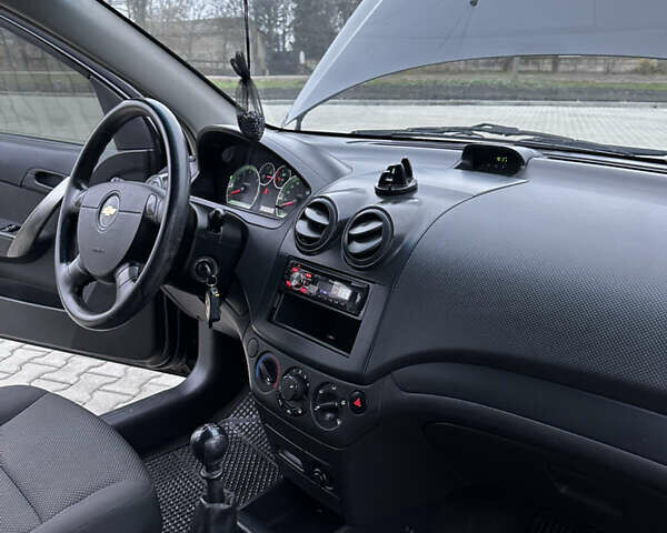 Чорний Шевроле Авео, об'ємом двигуна 1.5 л та пробігом 201 тис. км за 3999 $, фото 12 на Automoto.ua