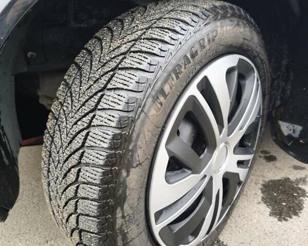 Черный Шевроле Авео, объемом двигателя 1.5 л и пробегом 267 тыс. км за 3300 $, фото 5 на Automoto.ua