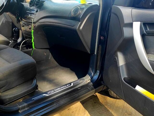 Черный Шевроле Авео, объемом двигателя 1.5 л и пробегом 220 тыс. км за 3200 $, фото 5 на Automoto.ua