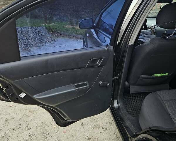 Черный Шевроле Авео, объемом двигателя 1.5 л и пробегом 179 тыс. км за 4000 $, фото 26 на Automoto.ua