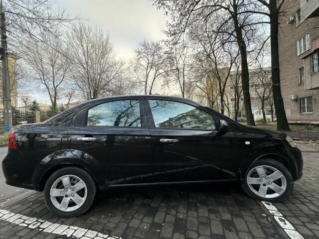 Черный Шевроле Авео, объемом двигателя 1.5 л и пробегом 230 тыс. км за 2999 $, фото 3 на Automoto.ua