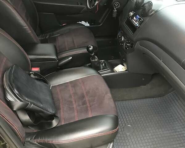 Черный Шевроле Авео, объемом двигателя 1.5 л и пробегом 120 тыс. км за 4300 $, фото 14 на Automoto.ua