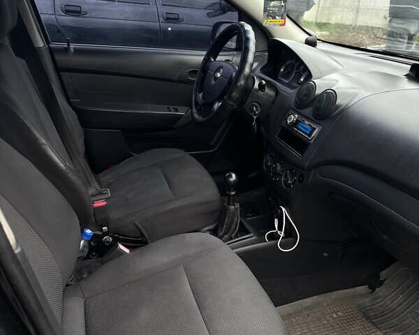 Чорний Шевроле Авео, об'ємом двигуна 1.5 л та пробігом 215 тис. км за 2900 $, фото 3 на Automoto.ua