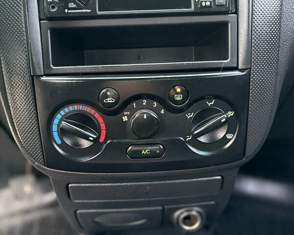 Черный Шевроле Авео, объемом двигателя 0 л и пробегом 260 тыс. км за 2600 $, фото 10 на Automoto.ua