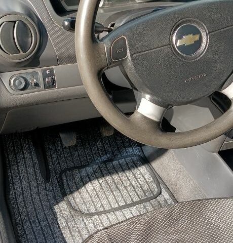 Чорний Шевроле Авео, об'ємом двигуна 1.5 л та пробігом 130 тис. км за 3011 $, фото 15 на Automoto.ua